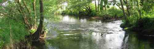 Turbulenz im Fließgewässer - so wünschen wir uns das.