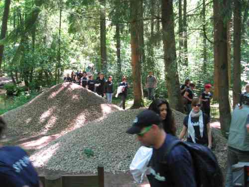 IMG_3937 - Ankunft Waldfeen und Naturburschen Die Waldfeen und Naturburschen treffen ein.