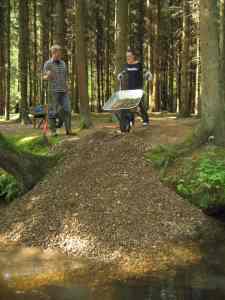 IMG_3998 - Kies schütten . . . immer weiter Kies schütten . . .