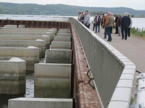 Vor der ersten großen Kurve, auf dem Weg zum oberen Ende des Fischpasses.