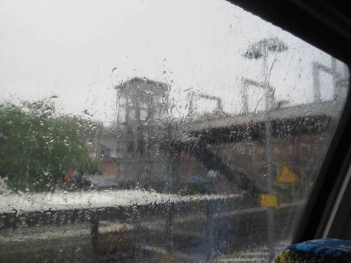 Die Anreise gestaltete sich feucht, um nicht zu sagen: pitschnass! - Nach Monaten mit erheblichem Niederschlagsdefizit meinte St. Petrus, er wolle die Fließgewässer endlich mal wieder fließen lassen.