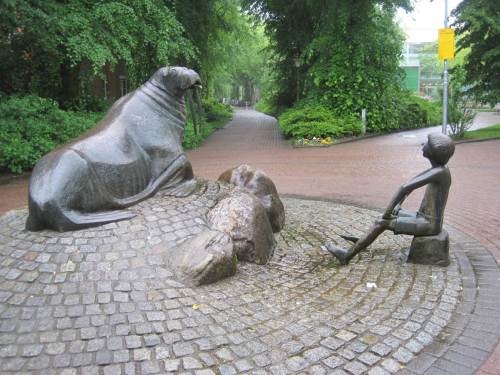 Der Fußweg in Poppenbüttel konnte dann immerhin mit geschlossenem Schirm fortgesetzt werden.