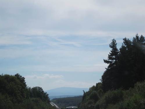 Schnell ist Braunschweig passiert, gen Süden abgebogen und bald kommt der Brocken in Sicht.