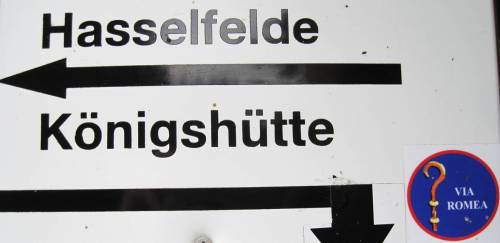 Die Via Romea ist mit einem eigenen Kennzeichen beschildert.