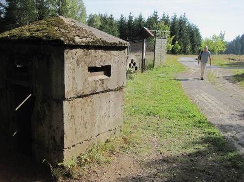 Wachbunker, Bach-Hindernis