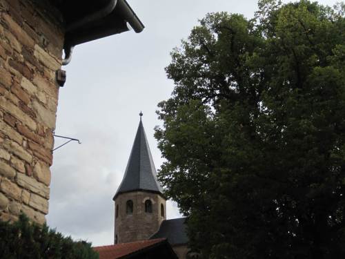 Blick im Innern, Stein und Holz