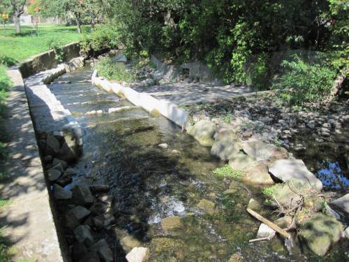 neustes Werk, H 8, Totale bachab