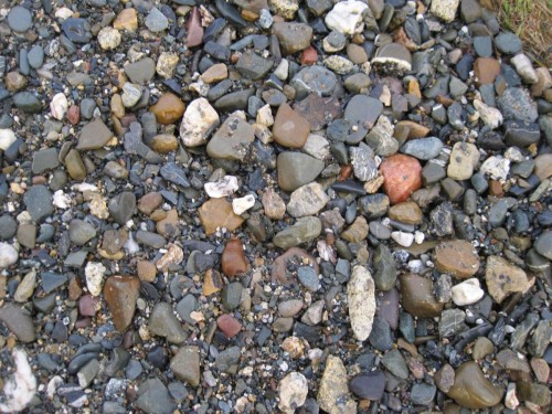 Eins kann schonmal gesagt werden: der Kies, 8-64 mm, ist drin.