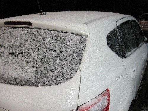 Überraschung in der Dunkelheit beim Aussteigen am Bahnhof Tostedt - da war gerade ein Schneeschauer runter gekommen. Das hatte wohl keiner erwartet. Schönes Wochenende!