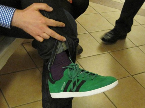 Der heutige Hochzeiter trägt "Hochzeitsschuh". Damit man das auch erkennt, steht`s extra drauf.