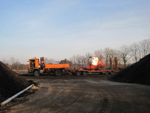 Schlagkräftiges Großgerät in vielerlei Ausführung belegt seine Leistungsfähigkeit.
