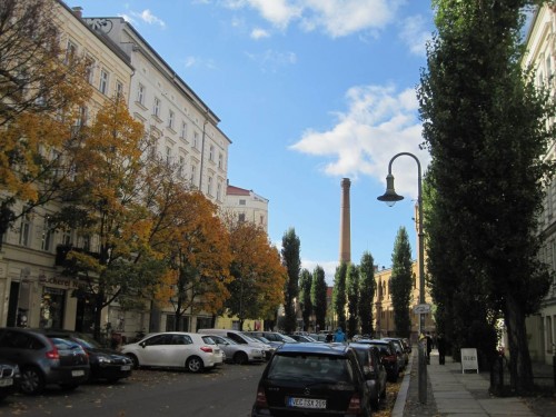 Schnell eine kleine Hunderunde um den Block. Die Berliner Herbstfarben sind sehenswert.