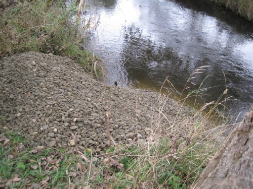 Auf diese Weise - hier liegt inzwischen genug Material - werden die abgestimmten Einbringorte nach und nach bearbeitet.