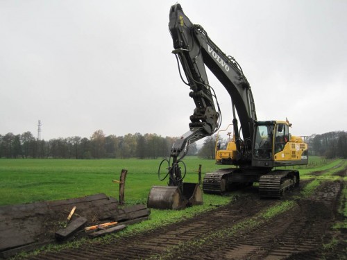 "Der große Westufer-Belieferer" - nur Spezialgerät kann die erwünschten Effekte erzielen, bzw. hier, das andere Ufer erreichen.