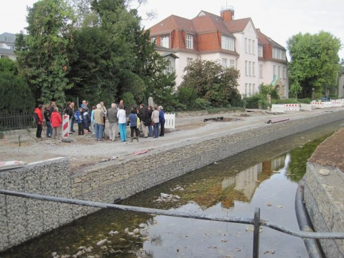 Das Interesse, was aus dem hier verarbeiteten Steuergeld wird, ist groß. Hoffen wir mal, dass sich das Ganze zu einem in die heutige Zeit passenden Ergebnis entwickelt.