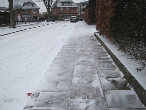 Was war los: ein wenig Pulverschnee bei trockener Kälte - leicht zu schieben oder fegen.