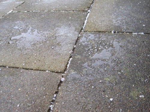 Hier wird das Glatteis eigenhändig erzeugt.