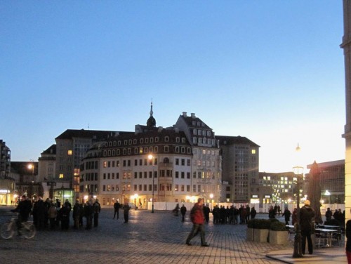 Touristischer Trubel bis in den Abend. Ist das wohl immer so, oder liegt das am Datum?