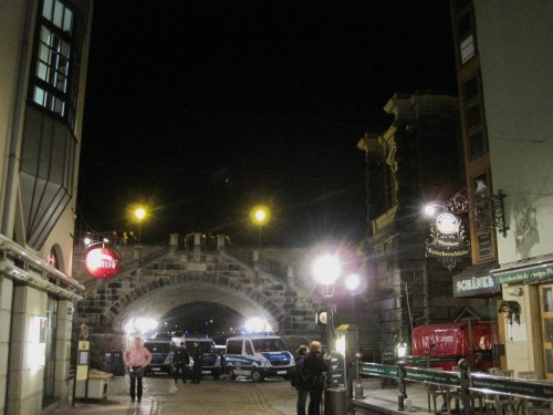 Am Europaufer dominiert inzwischen blau-silbern.