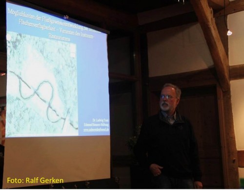 Nachdem der kürzeste Computer-Witz "Kompatibel!" erlebt und überstanden ist, startet der Restaurierungs-Vortrag.