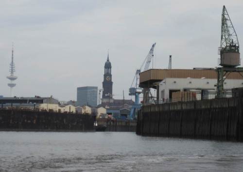 Erhöhter Tidehub durch die diversen Elbvertiefungen ist erlebbar: entwickelt primär durch erhebliches Absinken des Tideniedrigwassers.