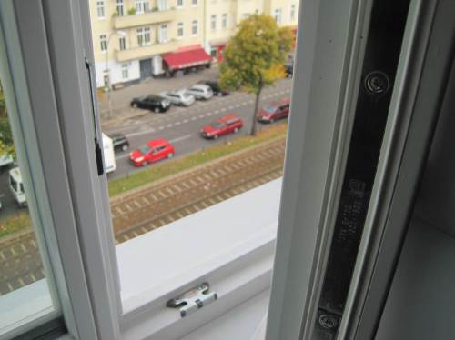 Hier kann ich privat Dienstliches studieren - Passiver Verkehrslärmschutz, Fenster Schallschutzklasse IV, und die Großstadt ist leise!