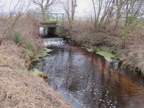 Noch stürzt der im "Wüsteneien"-Link 2011 abgebildete Absturz des Jilsbach wie zuvor.