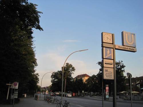 Manchen schüttelt der Blick auf die Uhrzeit - den Frühaufsteher freut`s.