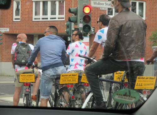 Anfahrt Richtung Zitadelle Spandau - Biker-Führungen sind beliebt und überall ...