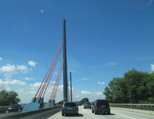 Schon sind die Norderelbbrücken Hamburgs erreicht.