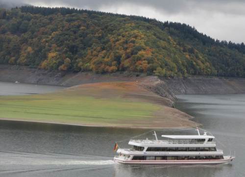 "Stern von Waldeck" heisst übrigens einer der Dampfer, der zwischen Bergen und Wetter seine Bahnen zieht.