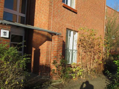 Die Hausnummer behalten wir bei.