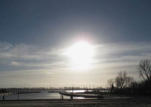 Und da sind wir schon - am "Millionenhafen", Nordufer der Elbe, Übergang Geesthänge zur Marsch westlich Hamburgs.