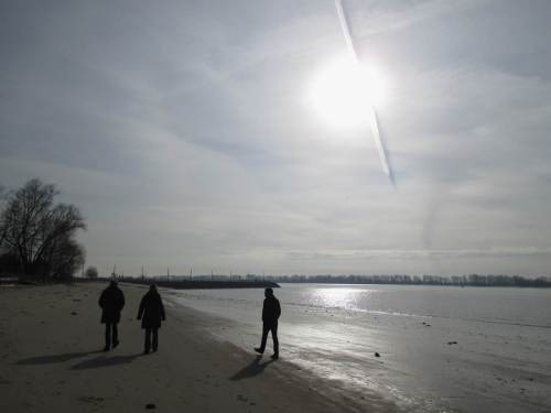 Das Licht an der Küste hat schon was! Nicht immer allerdings sind solch Lichterscheinungen an Wedels Badestrand zu beobachten.