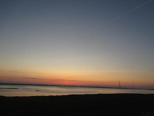 Letztes Licht am Horizont - ich radele begeistert zurück. Toll, wo wir hier gelandet sind!