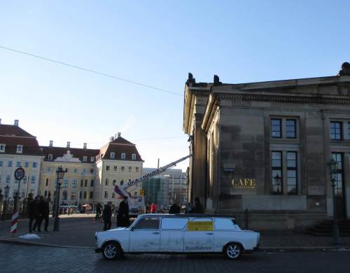 Nahe unseres Veranstaltungsortes sehen wir eine Stretch-Limousine. Mal eine von der anderen Art, sehenswert.