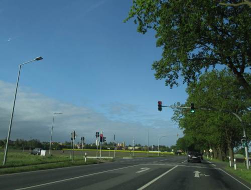 Agrar-Tostedt liegt vor mir - am Bahnhof treffe ich die Studenten und die Minibusse.