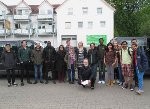 Fast alle da (16 von 22), bald folgt der Rest. Bis dahin machen wir einen im Programm nicht vorgesehenen Abstecher.