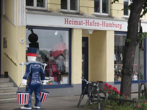 Nun muss ich zum Treffpunkt Baumwall gehen - "Heimat-Hafen-Hamburg".