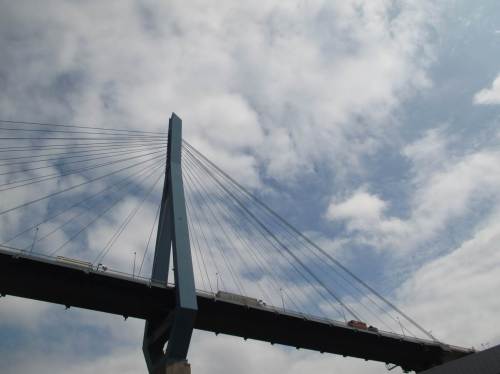 Noch nicht allzu alt - und schon hinfällig? Wir sind gespannt, wie die weitere Planung für den Ersatz der Köhlbrandbrücke weiter geht.