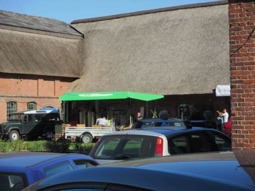 Autos voller Äpfel, ein Bisschen Geduld ist gefragt.