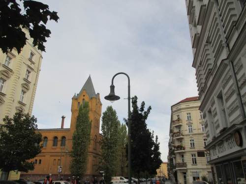 Kulturbrauerei in Sicht - andere Silhouette wegen des neuen Ausgangspunkts.