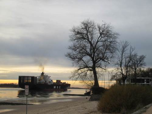 Der Rußer fährt gen Elbmündung.