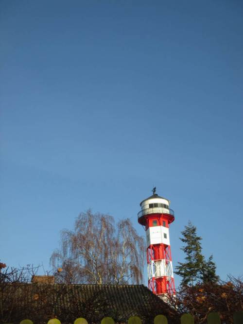 Der erste Leuchtturm auf der Höhe - Ecke Leuchtturmweg / Leuchtfeuerstieg.