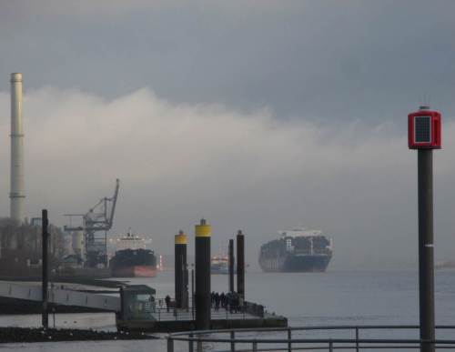 Blick von Westen über die Elbe zur Landesgrenze Schleswig-Holstein - Hamburg.