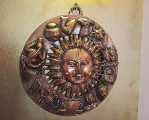 Vielfalt um diese Sonne herum - die jüngste Generation lenkte unsere Aufmersamkeit durch Blicke der Faszination darauf. Das Essen schmeckte wie immer hervorragend.